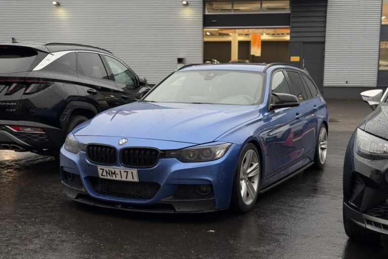 BMW - 320 - 320d xDRIVE Farmari (AC) 4ov 1995cm3 A - Farmari