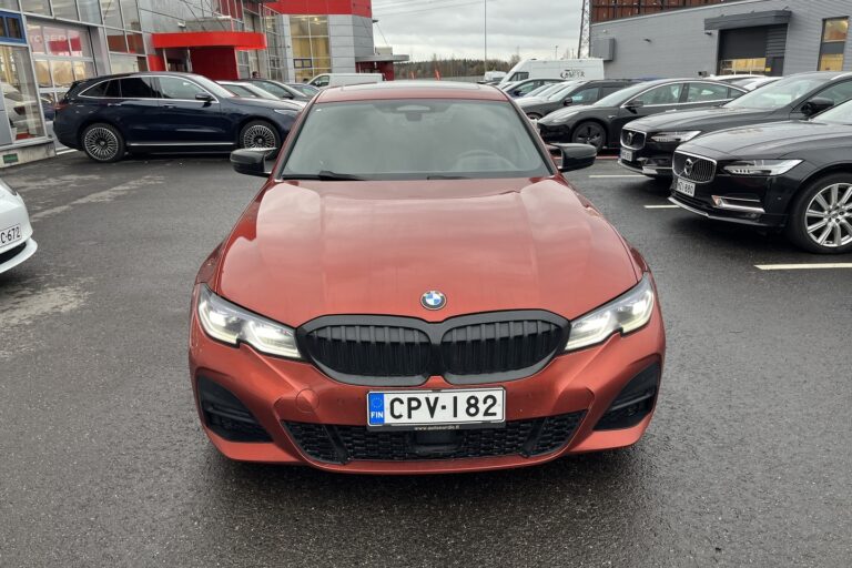 BMW 330