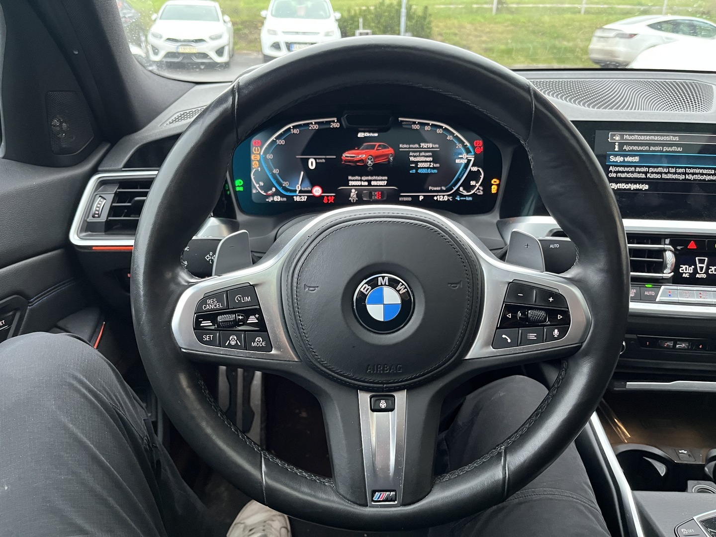 BMW - 330 - G20 Sedan 330e A Charged Edition M Sport - Sedan