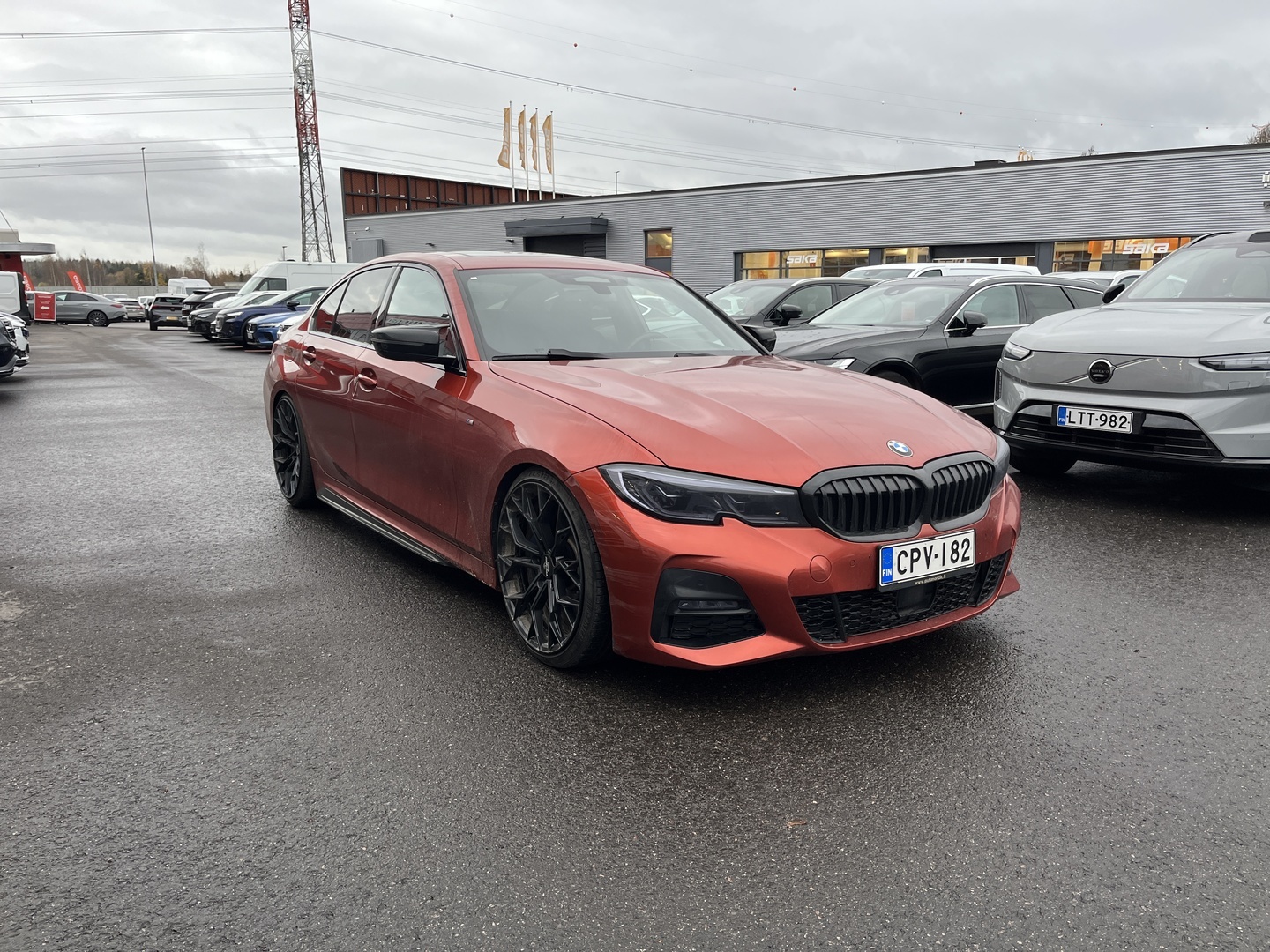 BMW - 330 - G20 Sedan 330e A Charged Edition M Sport - Sedan