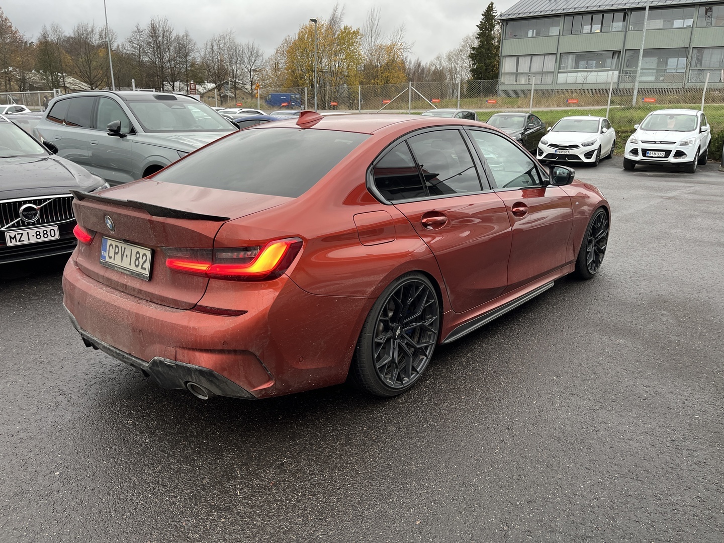 BMW - 330 - G20 Sedan 330e A Charged Edition M Sport - Sedan