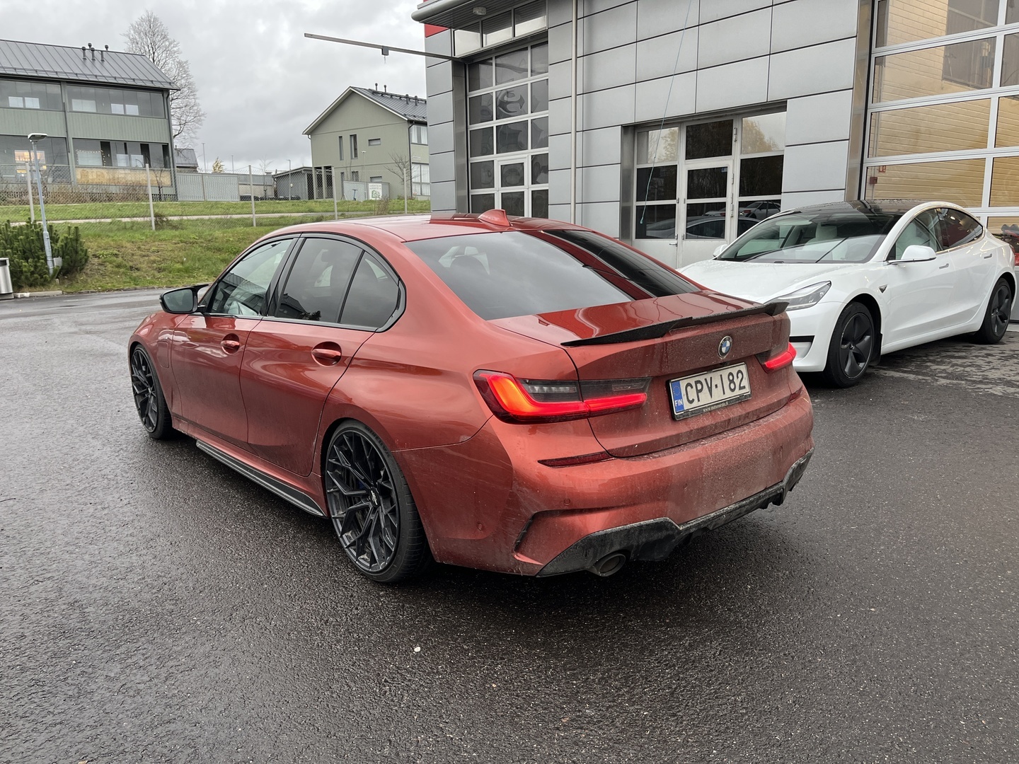BMW - 330 - G20 Sedan 330e A Charged Edition M Sport - Sedan