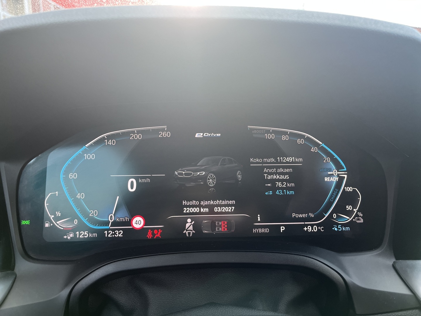 BMW - 330 - G20 Sedan 330e iPerformance Launch Edition Sport - Sedan