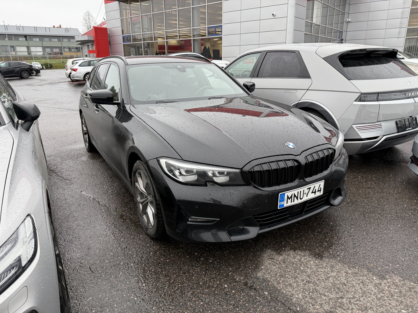 BMW - 330 - G21 Touring 330e xDrive A Charged Edition Sport - Farmari
