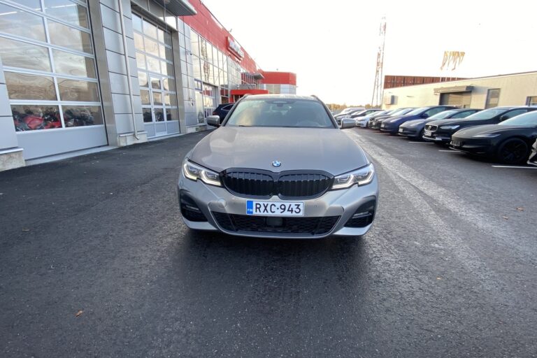 BMW 330