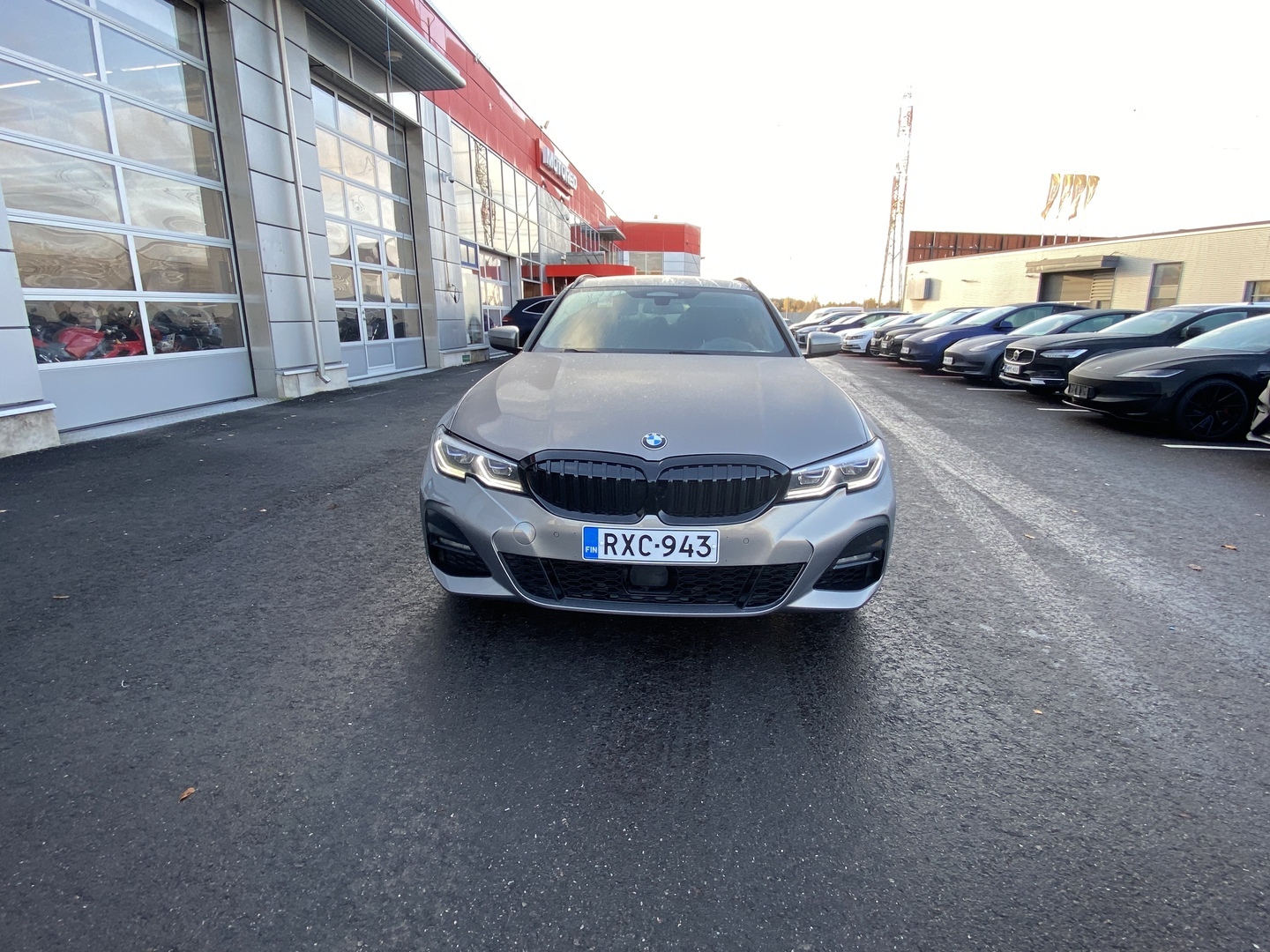 BMW - 330 - G21 Touring 330e xDrive A Charged Edition M Sport - Farmari