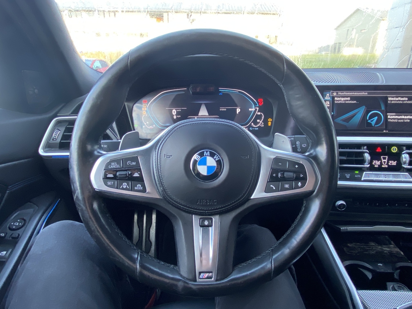 BMW - 330 - G21 Touring 330e xDrive A Charged Edition M Sport - Farmari