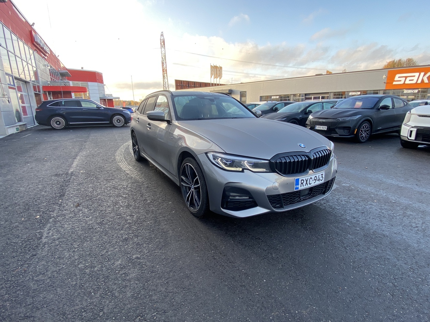 BMW - 330 - G21 Touring 330e xDrive A Charged Edition M Sport - Farmari