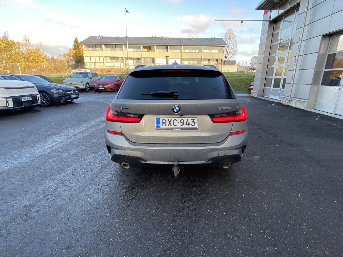 BMW - 330 - G21 Touring 330e xDrive A Charged Edition M Sport - Farmari