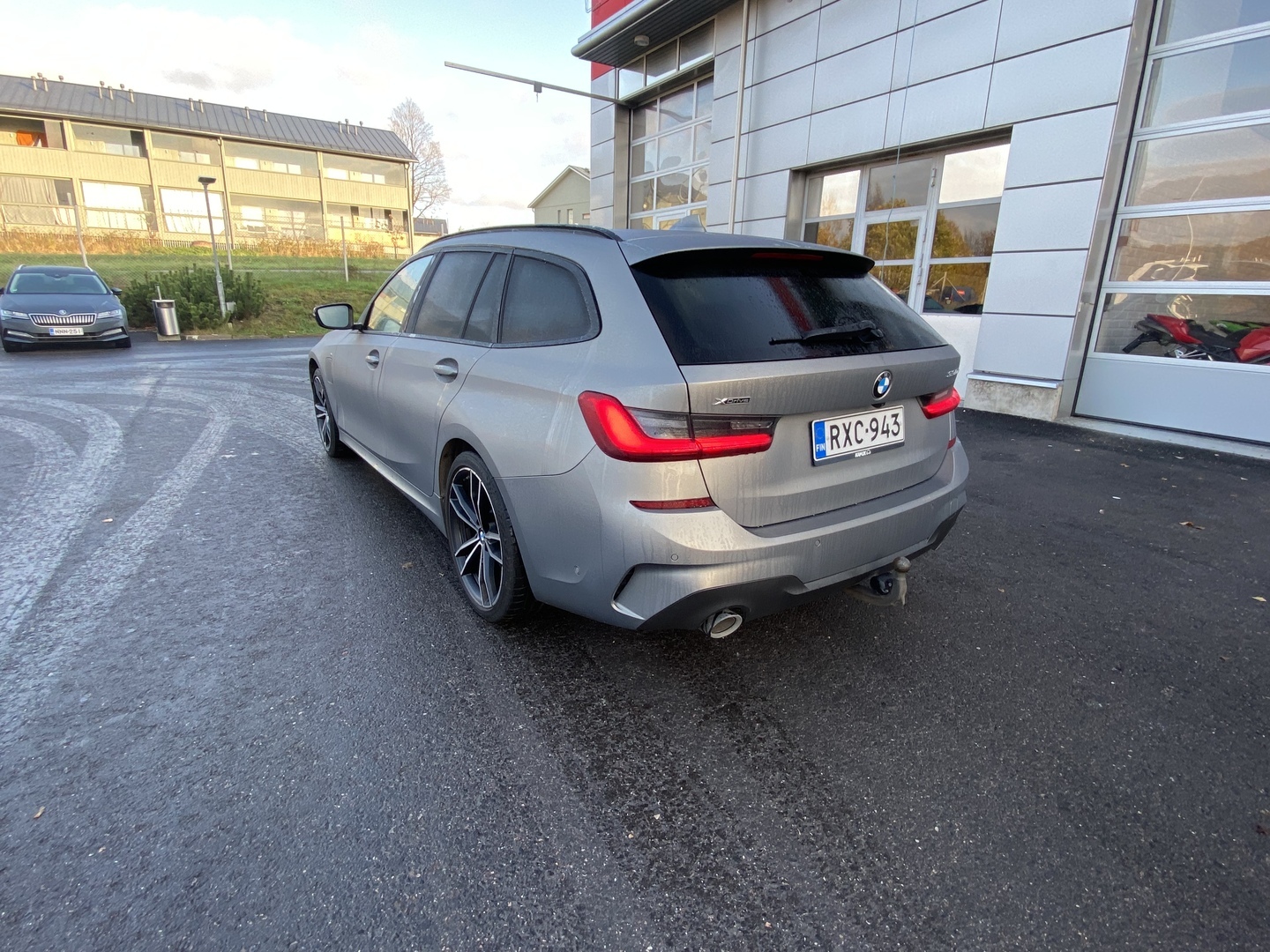 BMW - 330 - G21 Touring 330e xDrive A Charged Edition M Sport - Farmari