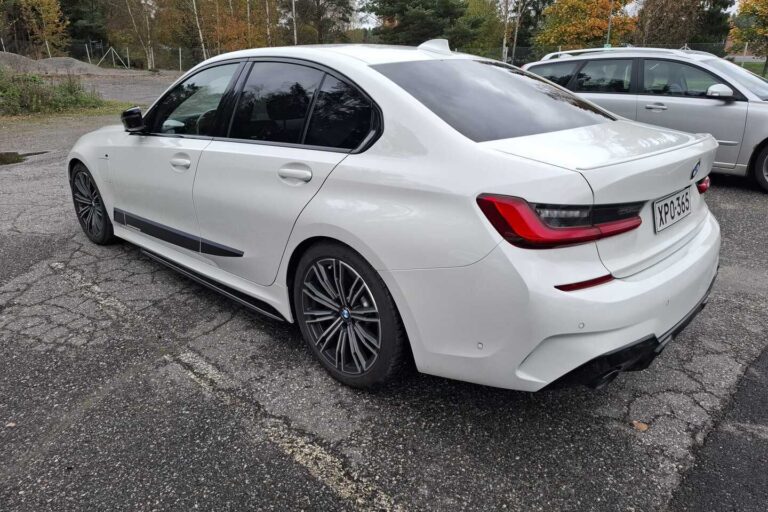 BMW 330