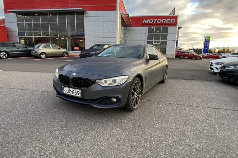 BMW - 428 - F32 Coupe 428i TwinPower Turbo A xDrive Business Automatic Sport - Coupe