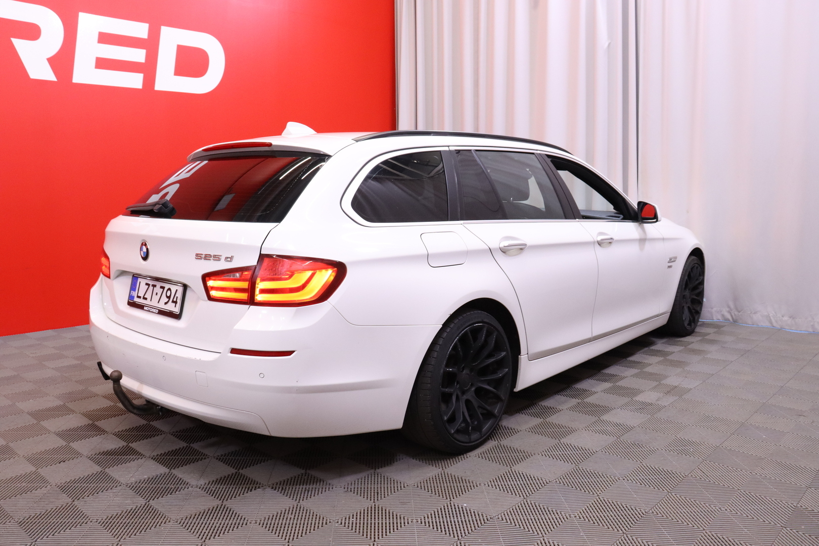 BMW - 525 - TwinPower Turbo Sport A xDrive F11 Touring Business - Farmari