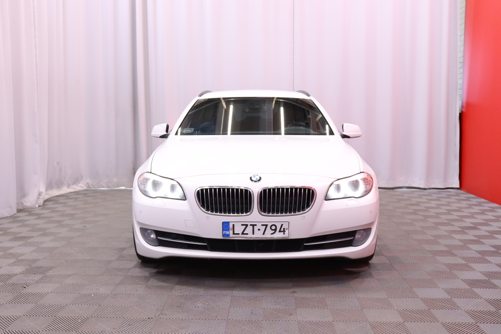 BMW - 525 - TwinPower Turbo Sport A xDrive F11 Touring Business - Farmari