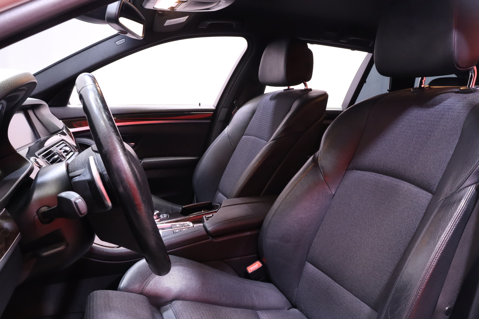 BMW - 525 - TwinPower Turbo Sport A xDrive F11 Touring Business - Farmari