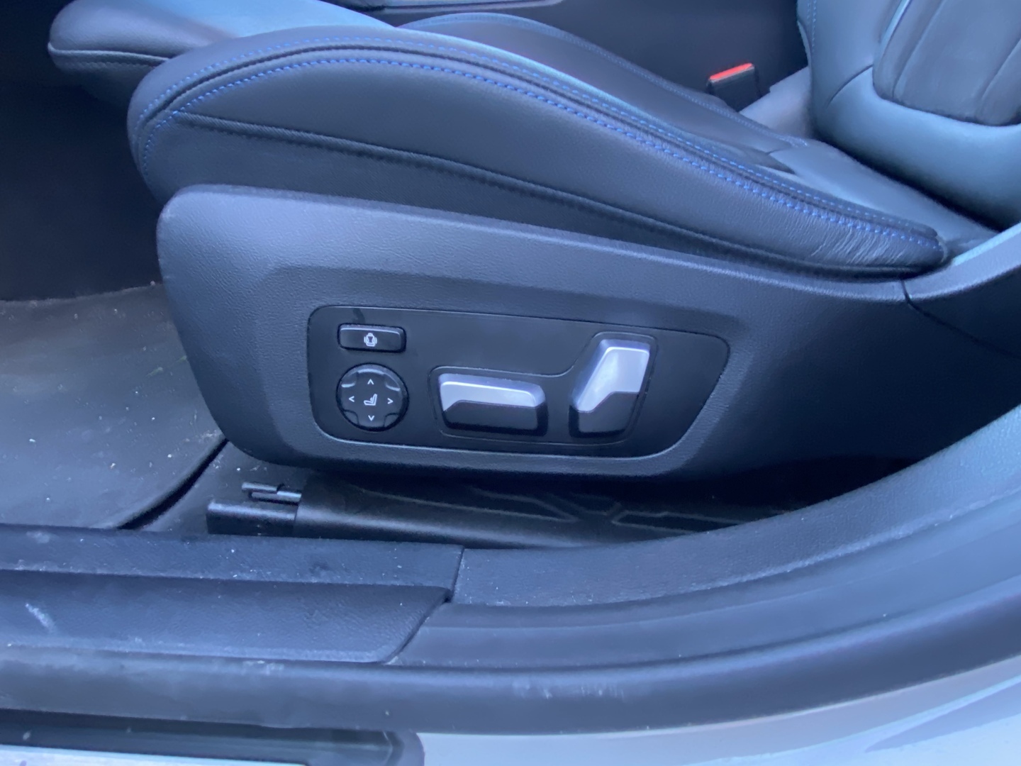 BMW - I4 M50 - Charged - Sedan