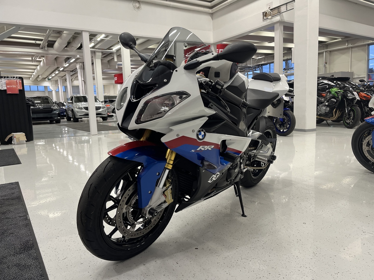 BMW - S - 1000RR // Juuri saapunut! / Suomipyörä / Ratapalikkaa! / Akrapovic / RG Tapit / Tankkilaukku // - Moottoripyörä