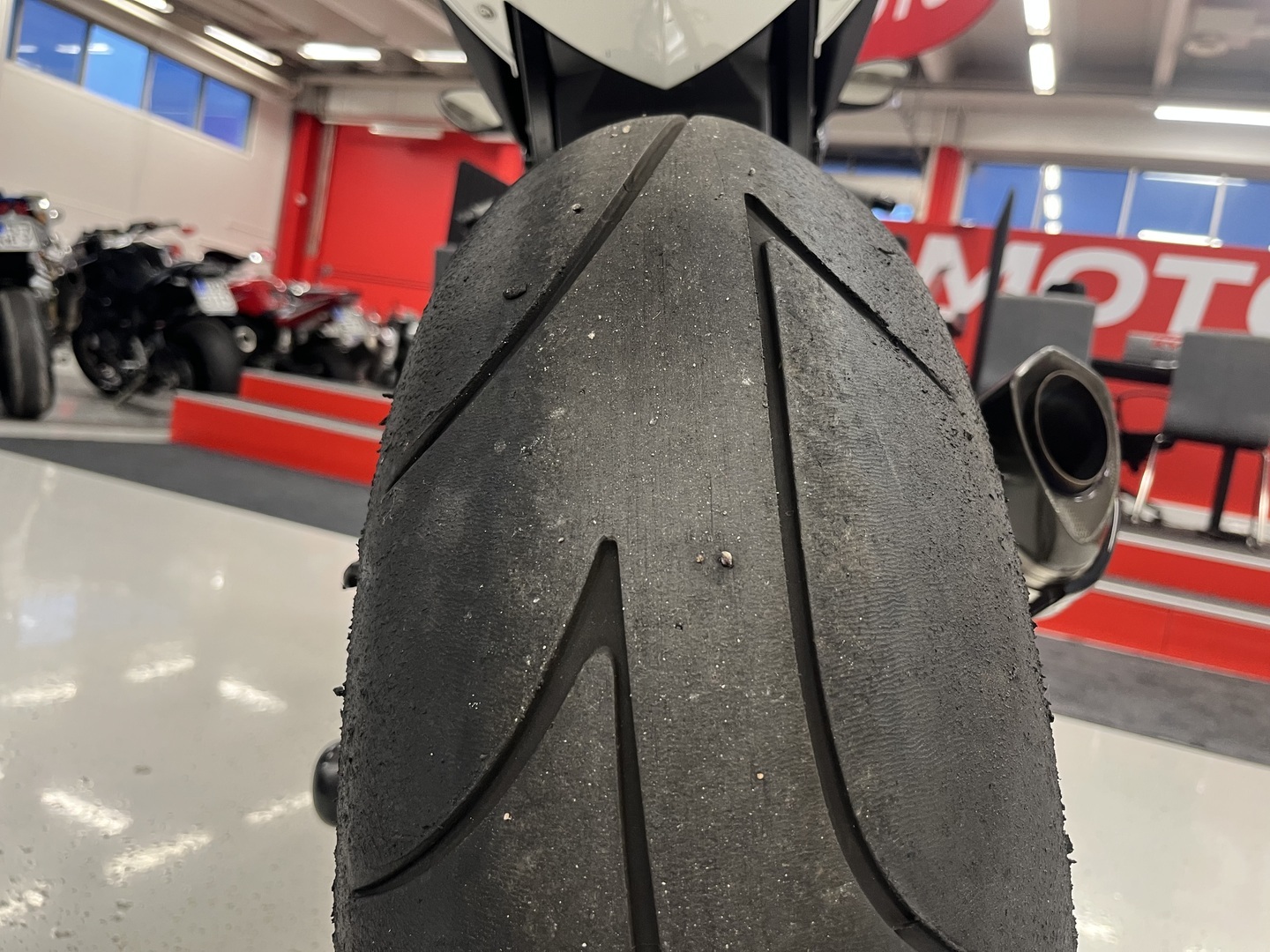 BMW - S - 1000RR // Juuri saapunut! / Suomipyörä / Ratapalikkaa! / Akrapovic / RG Tapit / Tankkilaukku // - Moottoripyörä