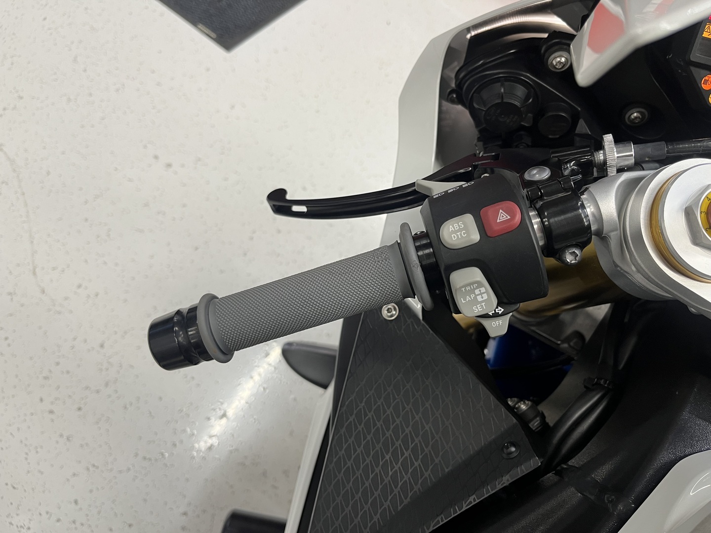 BMW - S - 1000RR // Juuri saapunut! / Suomipyörä / Ratapalikkaa! / Akrapovic / RG Tapit / Tankkilaukku // - Moottoripyörä