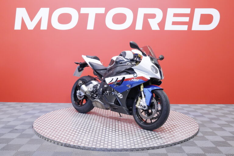BMW - S - 1000RR // Suomipyörä / Ratapalikkaa! / Akrapovic / RG Tapit / Tankkilaukku // - Moottoripyörä