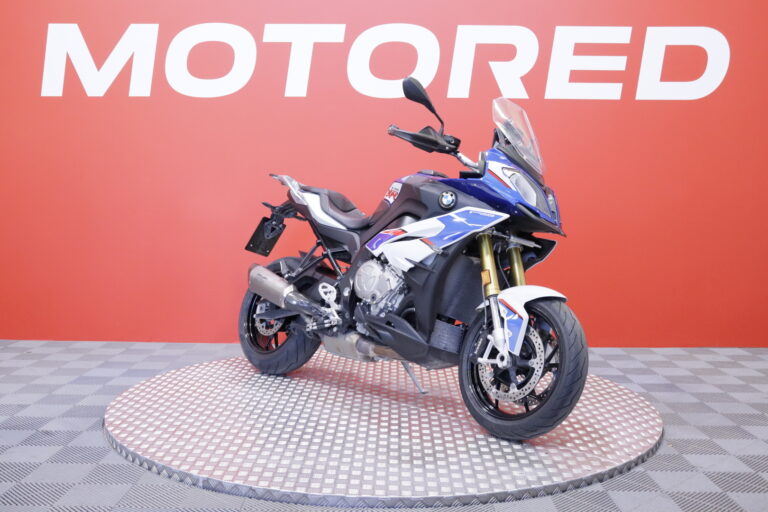 BMW - S - 1000XR // Navi / Vakkari / ESA / SC-Project / Shifter / Ajomodet // - Moottoripyörä