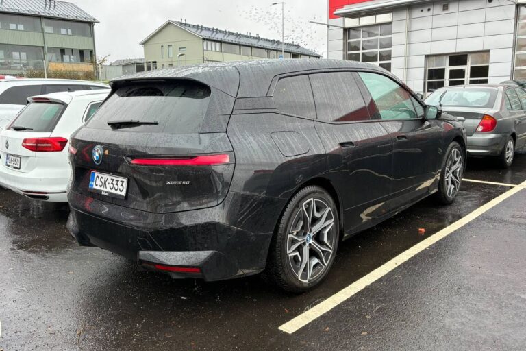 BMW iX