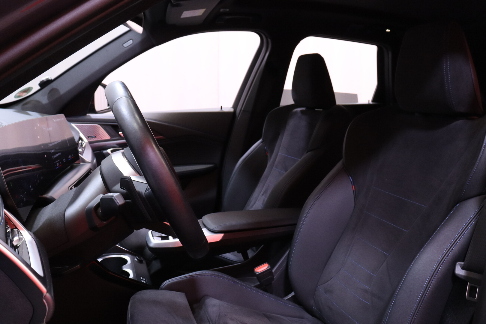 BMW - iX1 - U11 30 xDrive Fully Charged M Sport - Maastoauto
