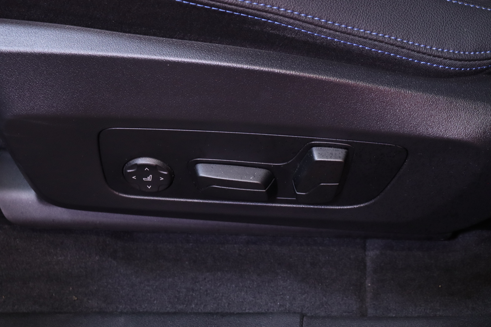 BMW - iX1 - U11 30 xDrive Fully Charged M Sport - Maastoauto