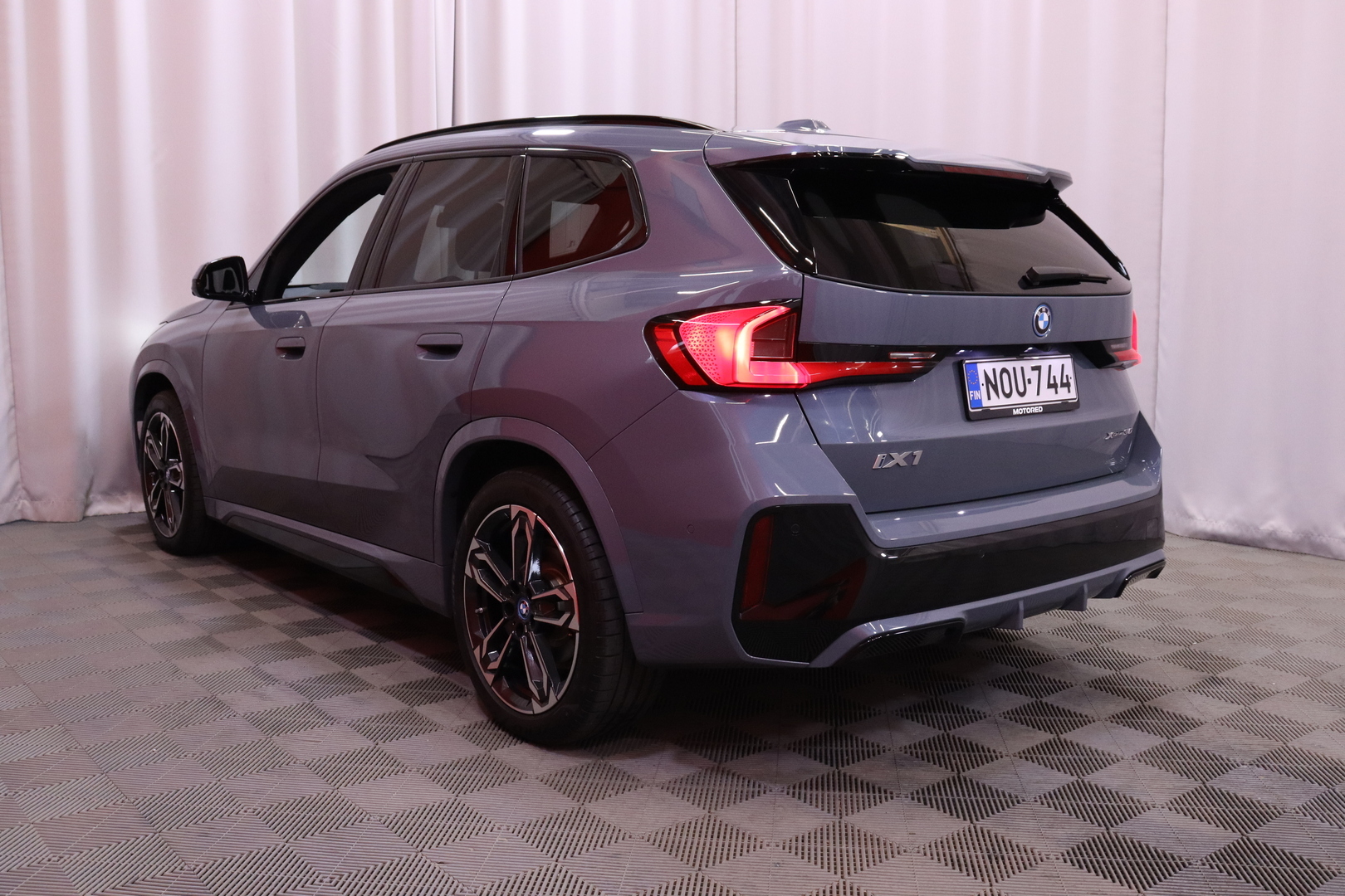 BMW - iX1 - U11 30 xDrive Fully Charged M Sport - Maastoauto
