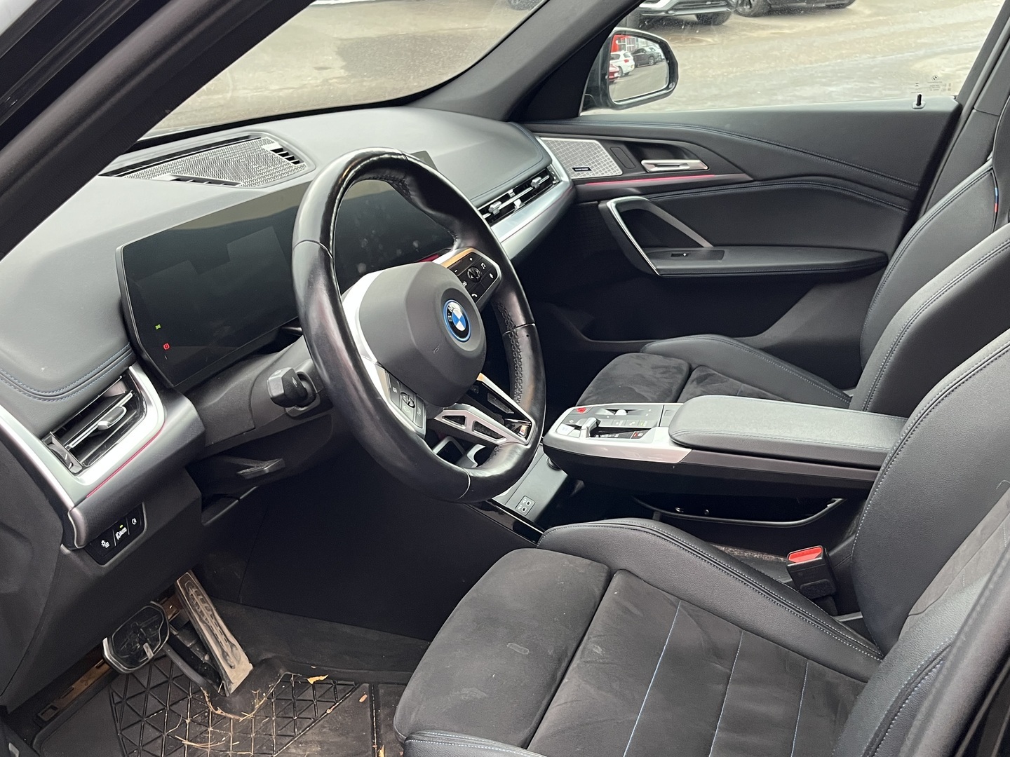BMW - iX1 - U11 30 xDrive M Sport - Maastoauto