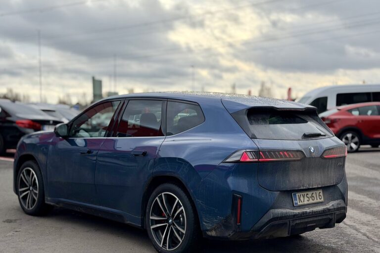BMW iX3