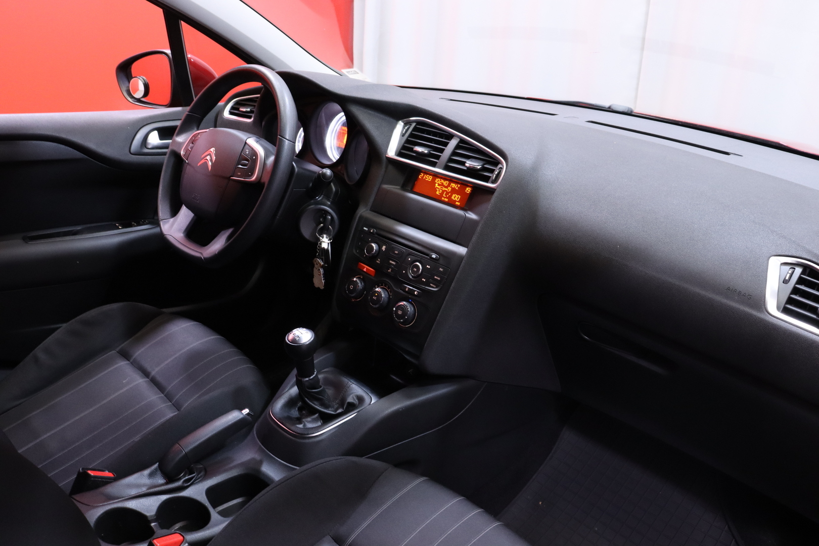 Citroen - C4 - VTi 120 Attraction - Viistoperä