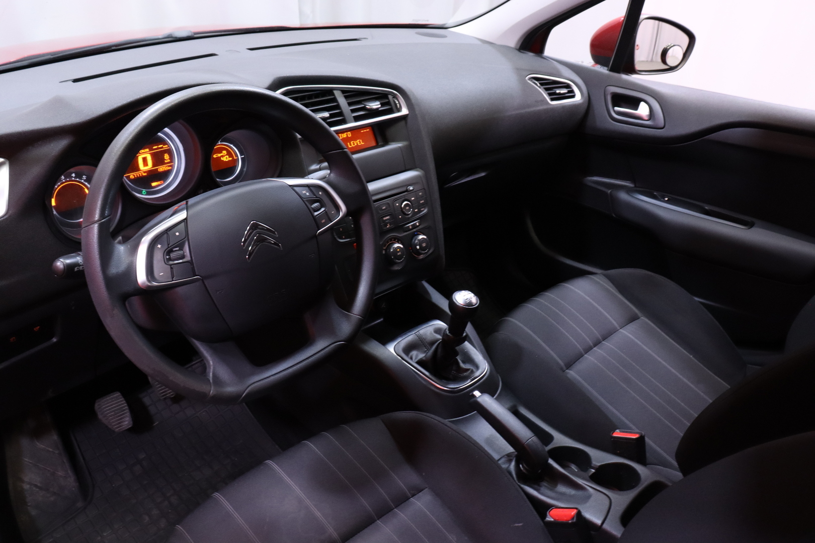 Citroen - C4 - VTi 120 Attraction - Viistoperä