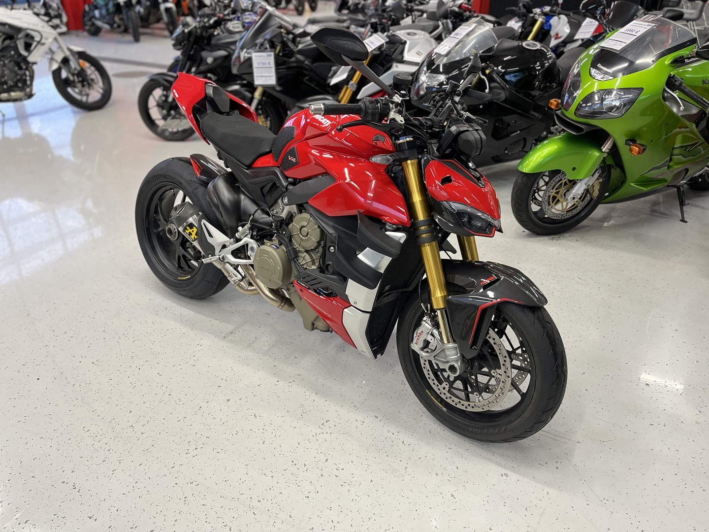 Ducati - Streetfighter - V4 S // Arrow / Supercorsa / Huoltokirja // - Moottoripyörä