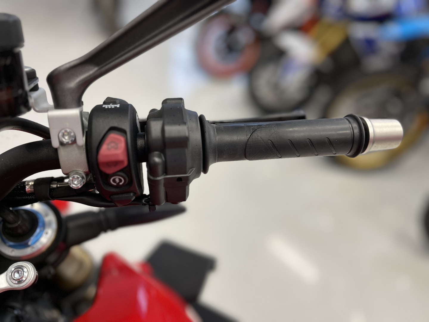 Ducati - Streetfighter - V4 S // Arrow / Supercorsa / Huoltokirja // - Moottoripyörä