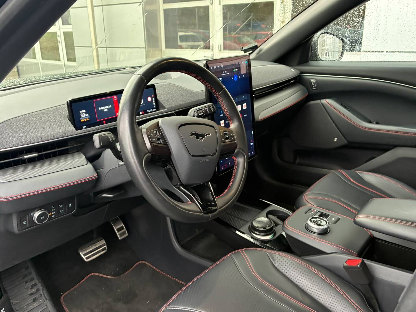 Ford - Mustang - Mach-E Premium 98 kWh - Viistoperä