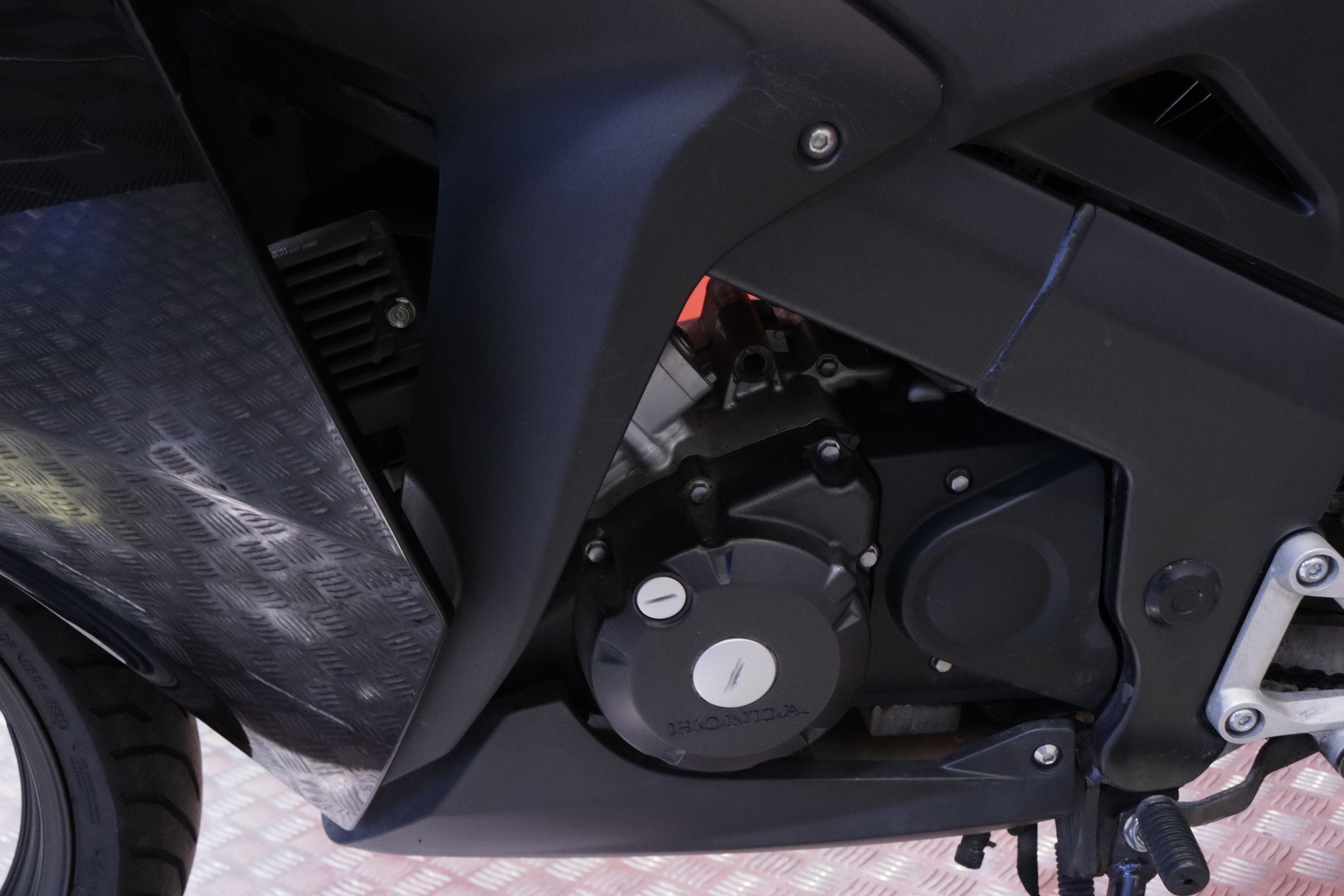 Honda - CBR - 125 R // Myydään osoitteessa huutokaupat.com // - Moottoripyörä