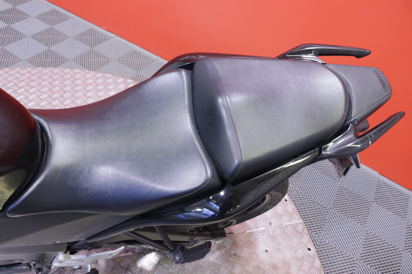 Honda - CBR - 125 R // Myydään osoitteessa huutokaupat.com // - Moottoripyörä