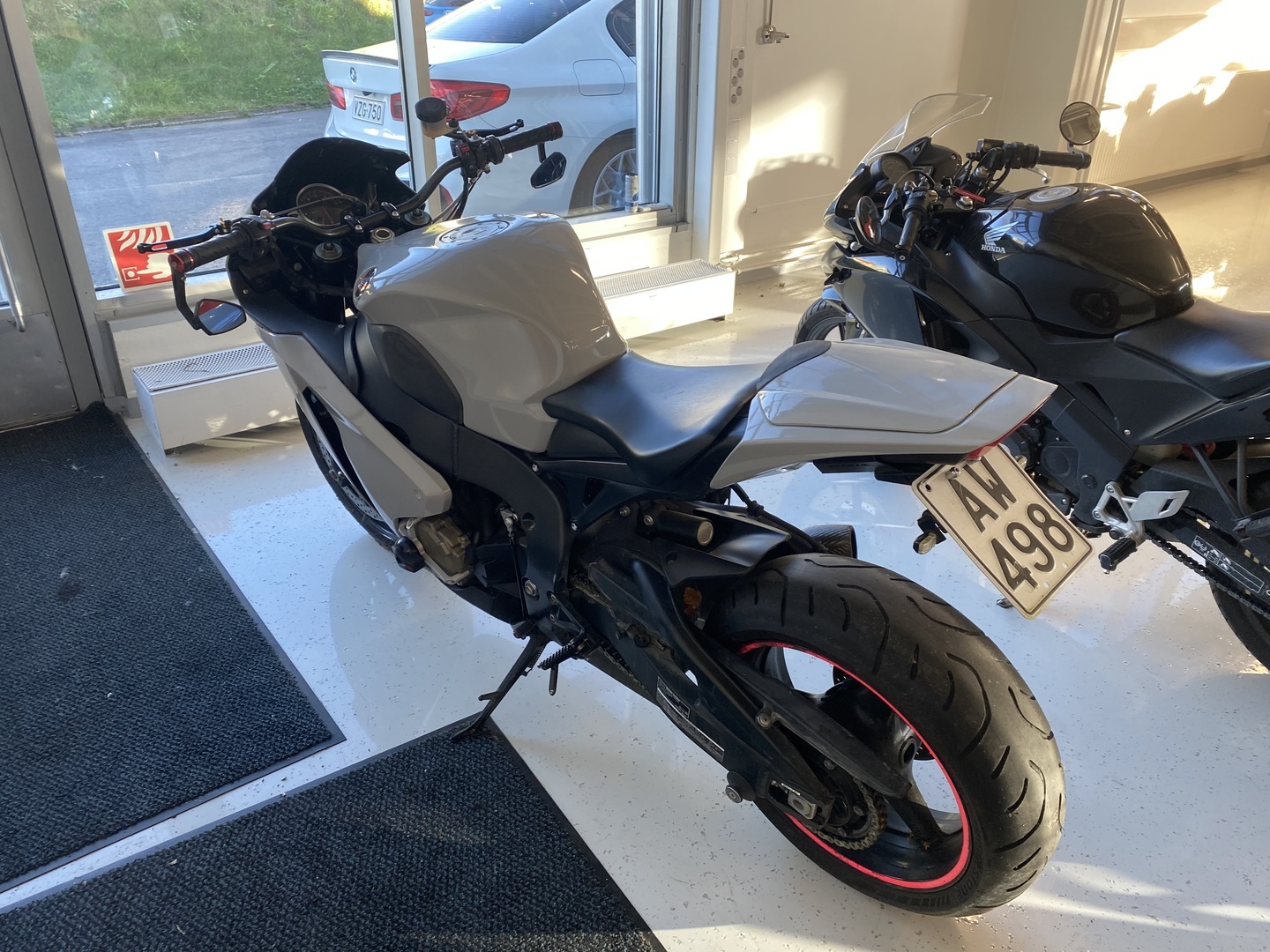 Honda - CBR - 1000 RR Fireblade // Juuri saapunut! / Suomipyörä / Huoltokirja / Kaatumatapit / Yoshimura // - Moottoripyörä