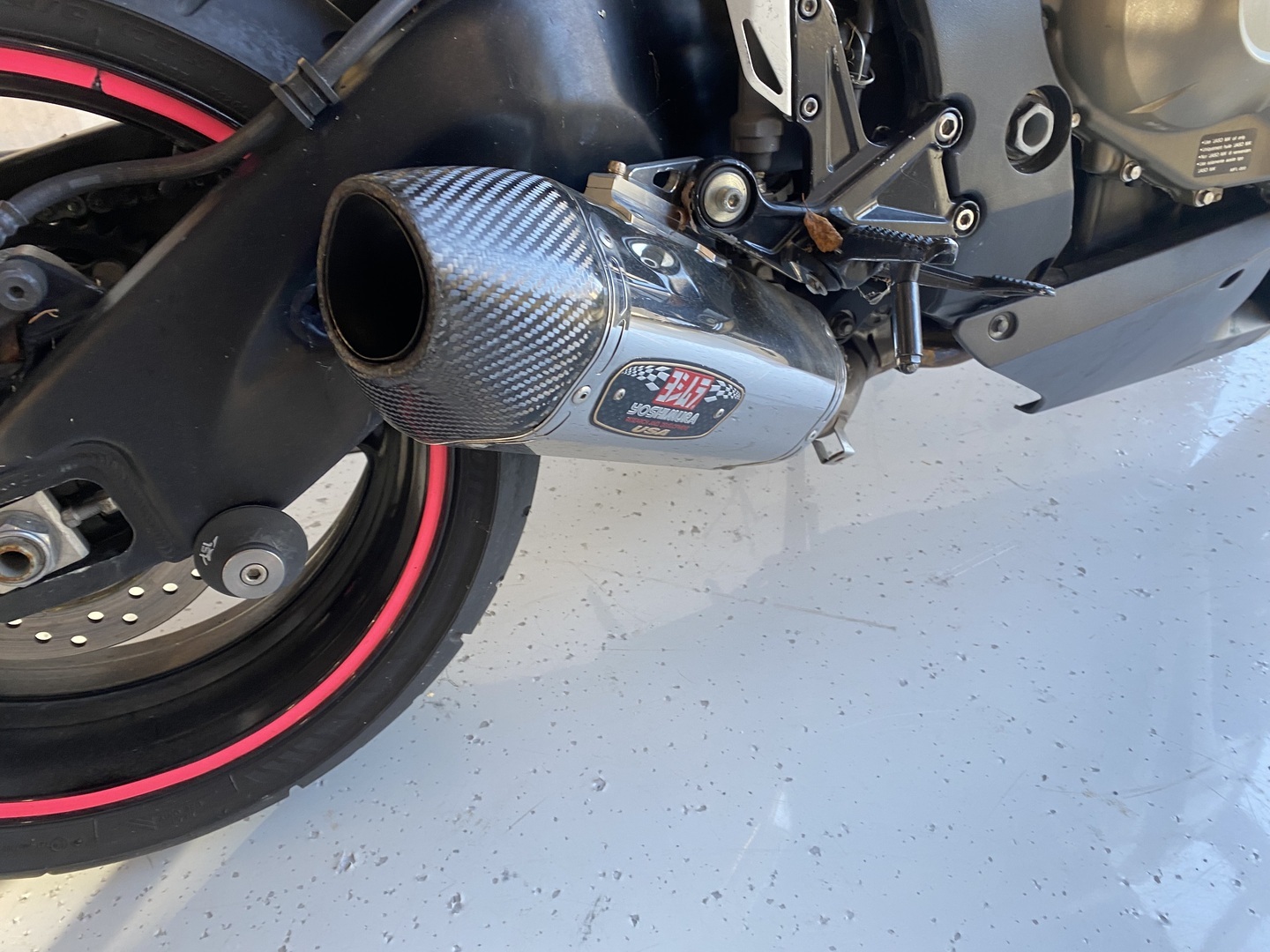 Honda - CBR - 1000 RR Fireblade // Juuri saapunut! / Suomipyörä / Huoltokirja / Kaatumatapit / Yoshimura // - Moottoripyörä