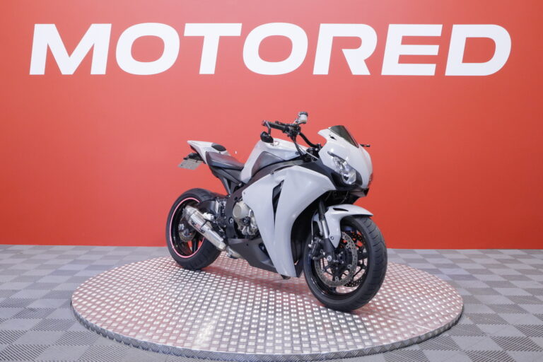 Honda - CBR - 1000 RR Fireblade // Suomipyörä / Huoltokirja / Kaatumatapit / Yoshimura // - Moottoripyörä