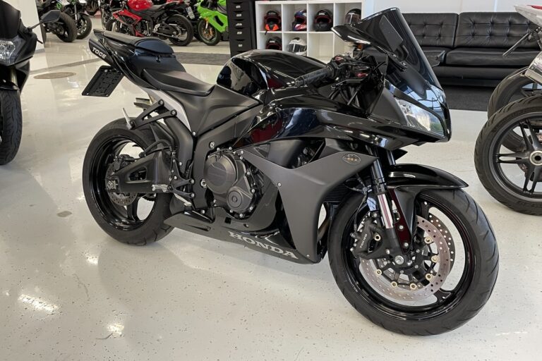 Honda - CBR - 600 RR * Toce Slipari, Suomi-Pyörä * - Moottoripyörä