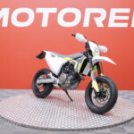 Husqvarna - 701 - Supermoto // Huoltokirja / Arrow / TC // - Moottoripyörä