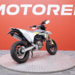 Husqvarna - 701 - Supermoto // Huoltokirja / Arrow / TC // - Moottoripyörä