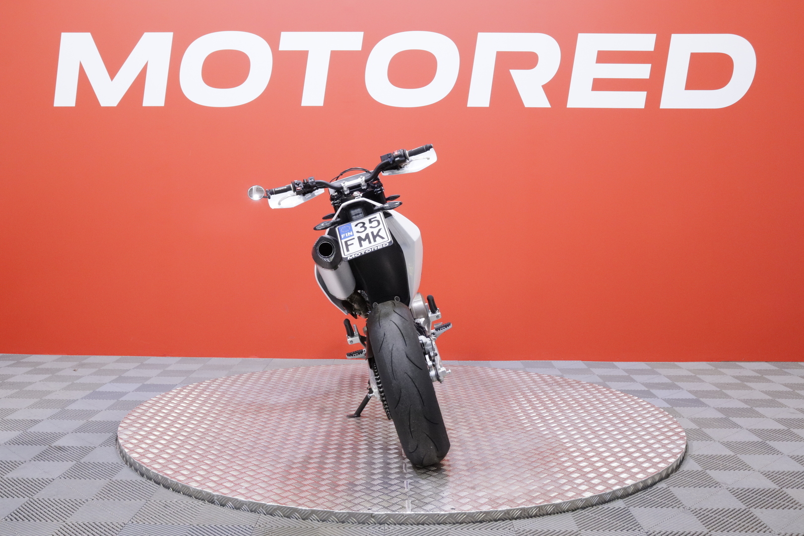 Husqvarna - 701 - Supermoto // Huoltokirja / Arrow / TC // - Moottoripyörä