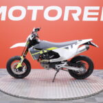 Husqvarna - 701 - Supermoto // Huoltokirja / Arrow / TC // - Moottoripyörä