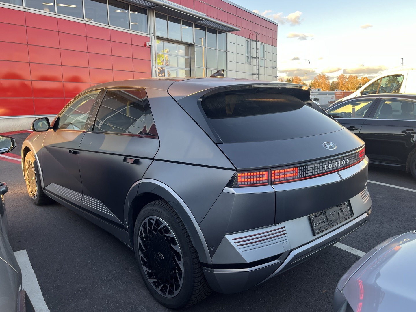 Hyundai - IONIQ 5 - 73 kWh 305 hv AWD Premium - Viistoperä