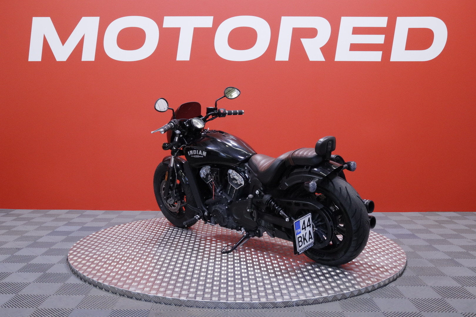 INDIAN - SCOUT - Bobber // Rinehart / Huoltokirja / Suomi-pyörä // - Moottoripyörä