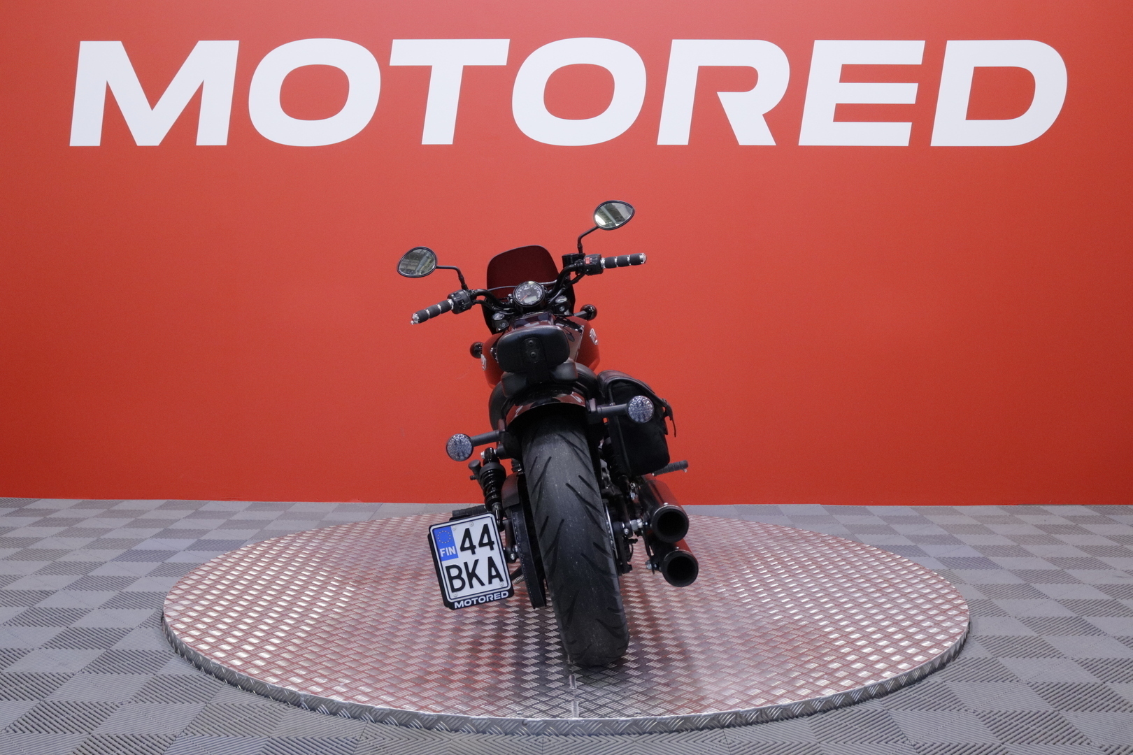 INDIAN - SCOUT - Bobber // Rinehart / Huoltokirja / Suomi-pyörä // - Moottoripyörä