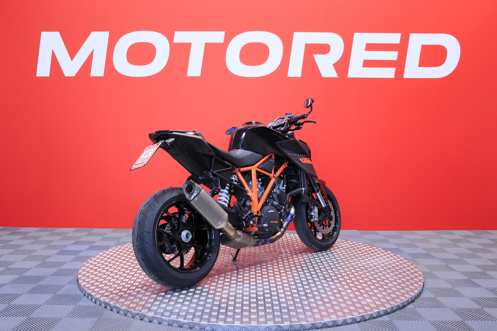 KTM - 1290 - Super Duke R // Vähän ajettu! / Huoltokirja / Akrapovic kokoputkisto / Ducktail / Ajomodet / ABS // - Moottoripyörä